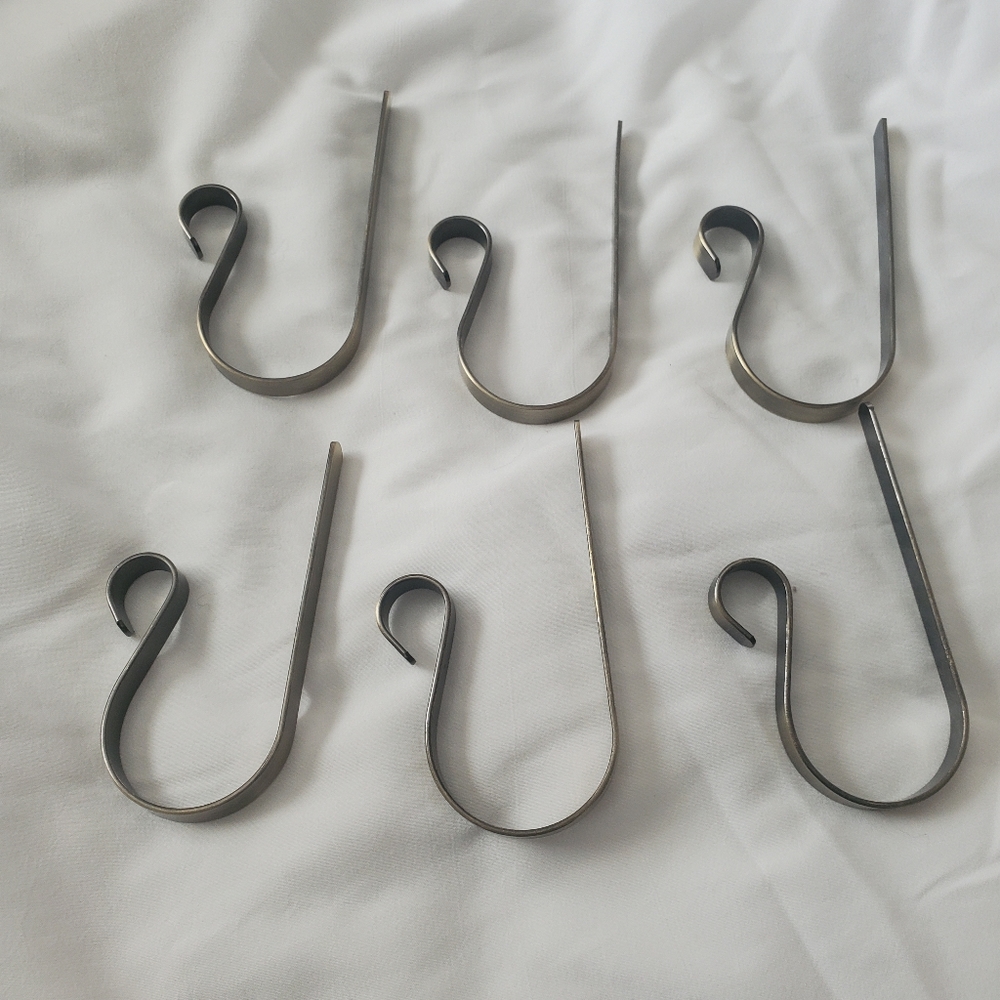 Set of 6 mantle stocking hangers